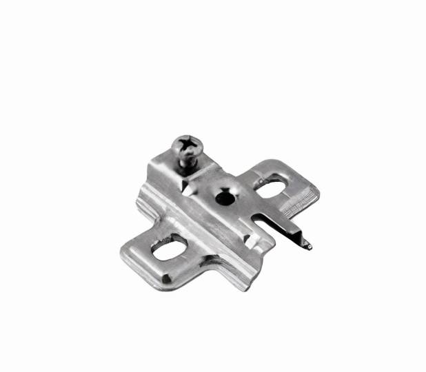 Attenzione: la base di montaggio non è inclusa