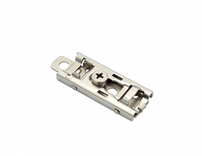 Attenzione: la base di montaggio non è inclusa